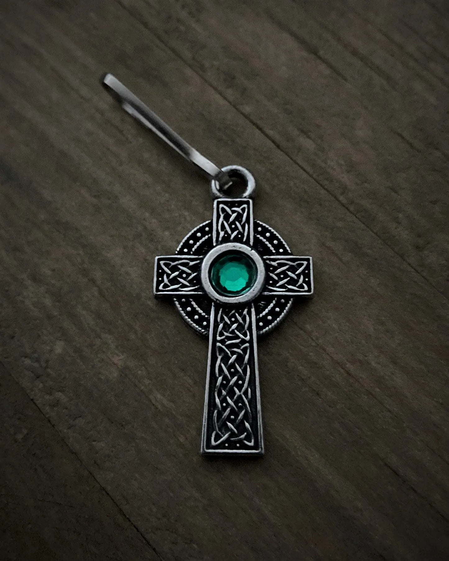 BZP-39 Celtic Cross Diamond Zipper Pull